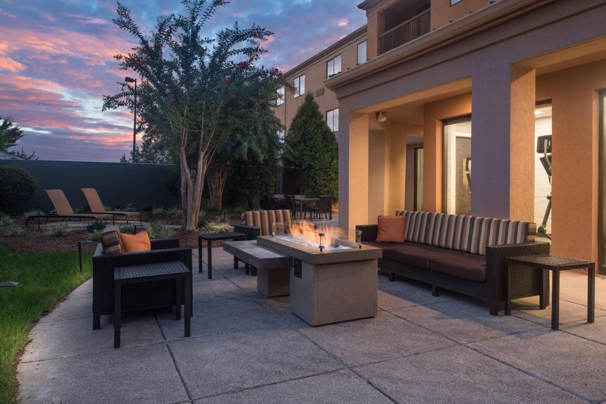 Hotel Courtyard By Marriott Lynchburg Exterior foto